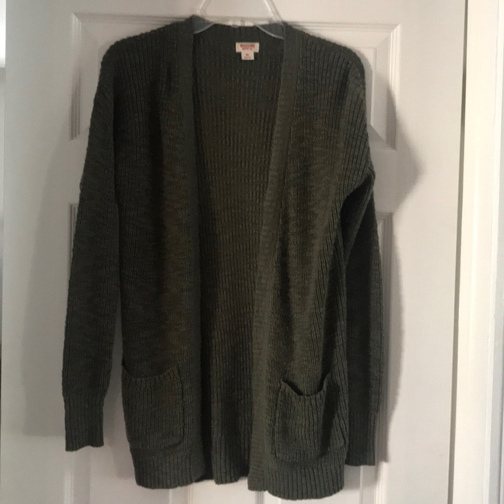 Barley worn, super soft, comfy, has pockets